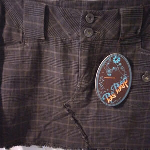 Black/beige plaid mini skirt with pockets-size 9 NWT
